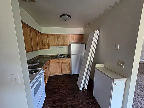4th image of 751 Sylvester Way #5