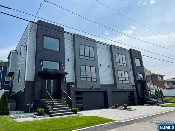 274 10th St #A, Palisades Park, NJ 07650