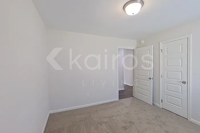 781 Park Ln — Photo 13