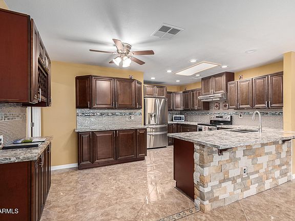 3rd image of 12903 W SKYVIEW Drive