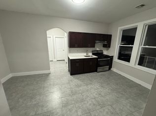 55 Hobson St #R3, Newark, NJ 07112