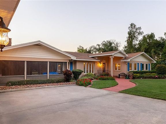 3rd image of 415 Summer Place Dr
