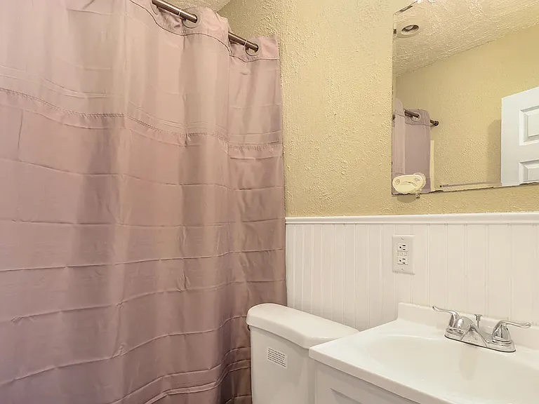 405 E Woodside St — Photo 13
