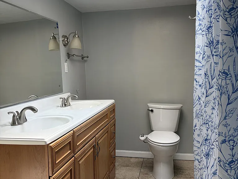468 W Park Ave — Photo 6