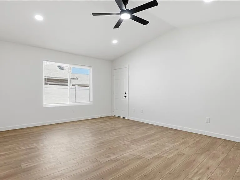 12192 Pluto Dr — Photo 25