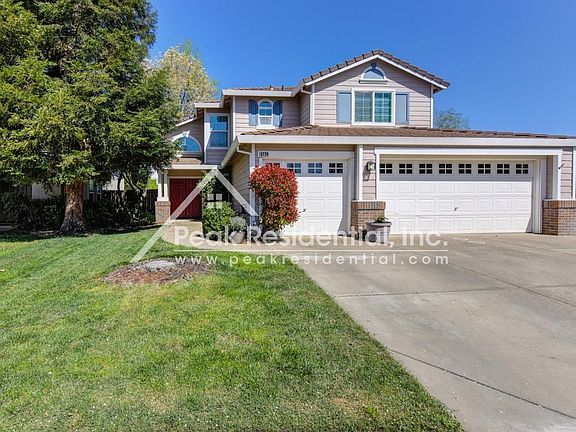 3rd image of 829 Oakbriar Cir
