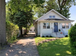 11 Algonquin Ave, Stamford, CT 06902