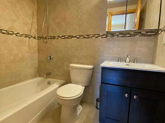 4th image of 323 W 89th St APT 5A
