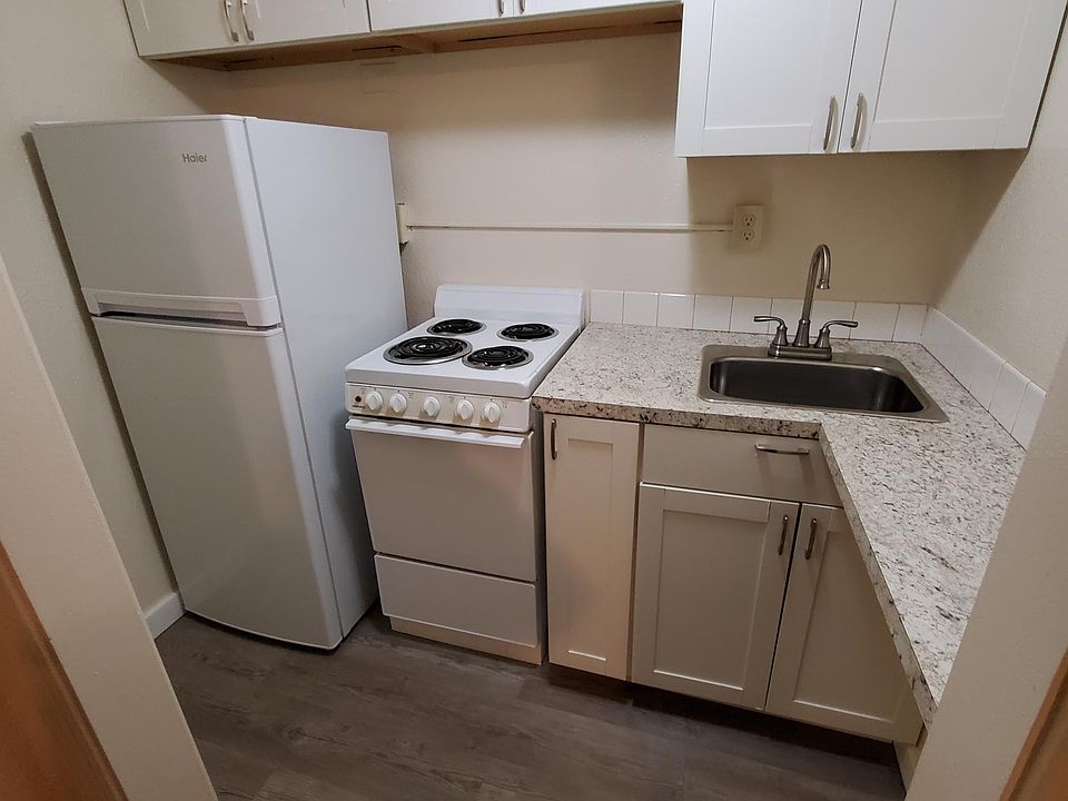1st image of 1007 1/2 Burwell St APT 10