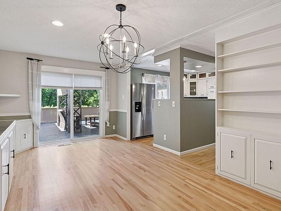 4th image of 79 Walden St