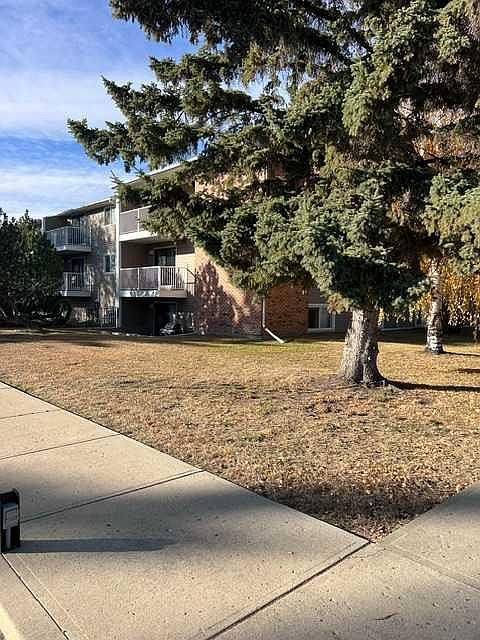 1st image of 49 S Bennett St #303