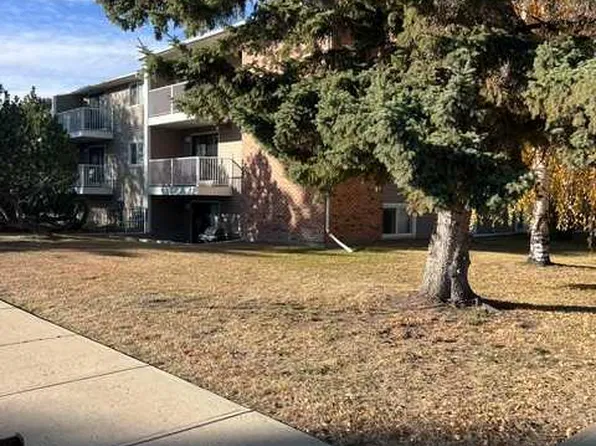 49 S Bennett St #303, Red Deer, AB T4R 1V4