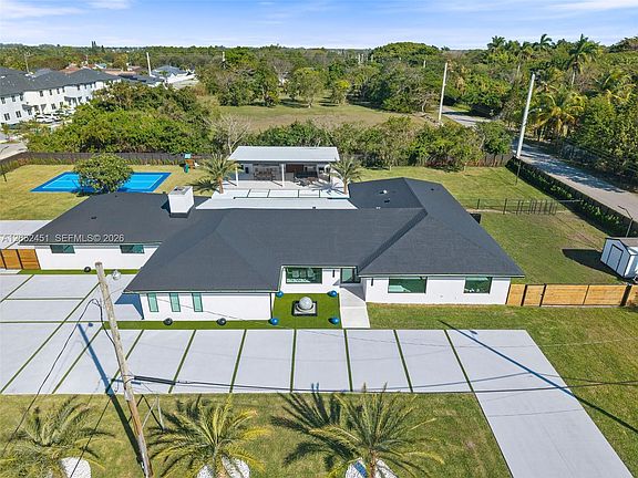 5th image of 12425 SW 226th St