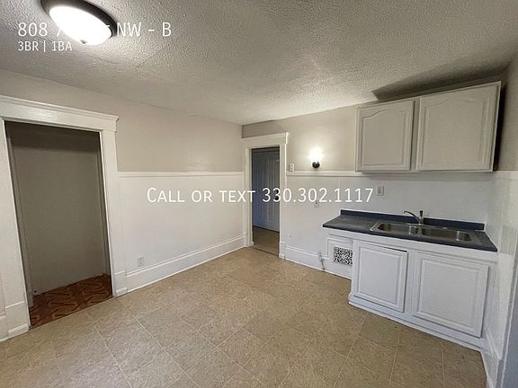 3rd image of 808 7th St NW #B
