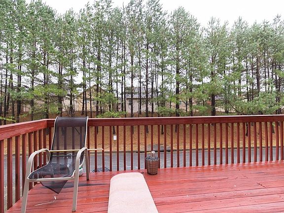 3rd image of 6182 Thorncrest Dr