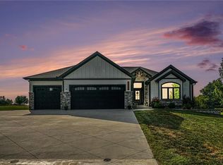 22710 Shadow Ridge Dr, Peculiar, MO 64078