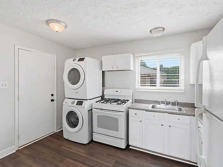 28311 Waverly St — Photo 13