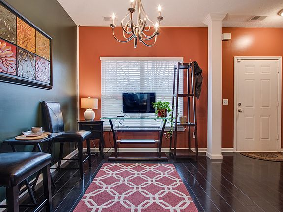 3rd image of 1515 Bridgecrest Dr Unit 124