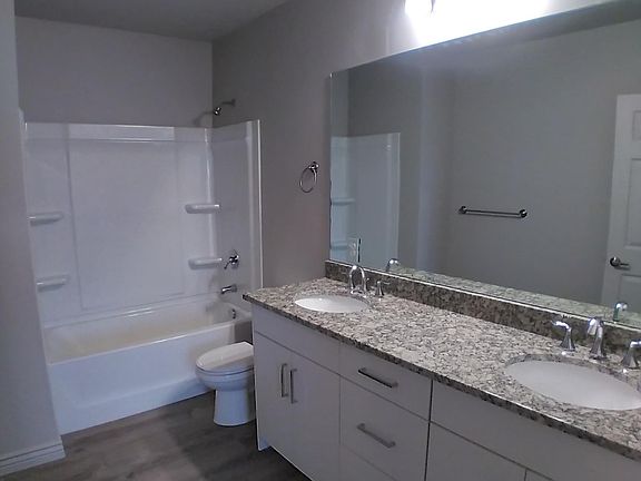 4th image of 171 E 800 S #204