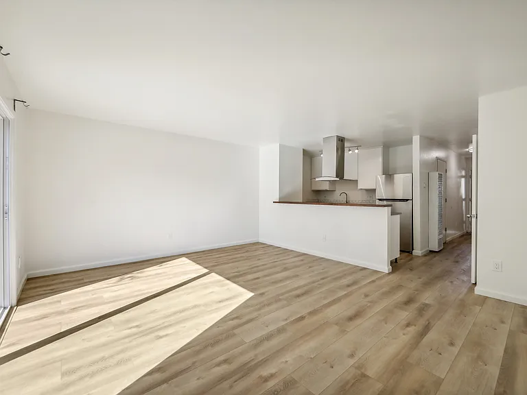 801 Dutton Ave Unit 400-004