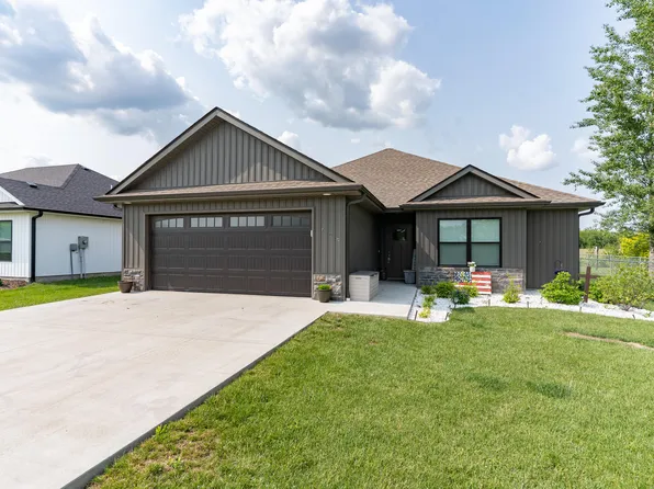605 E Terrill Rd, Moberly, MO 65270