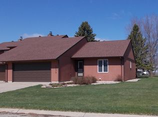 202 Summerwood Dr, Watertown, SD 57201