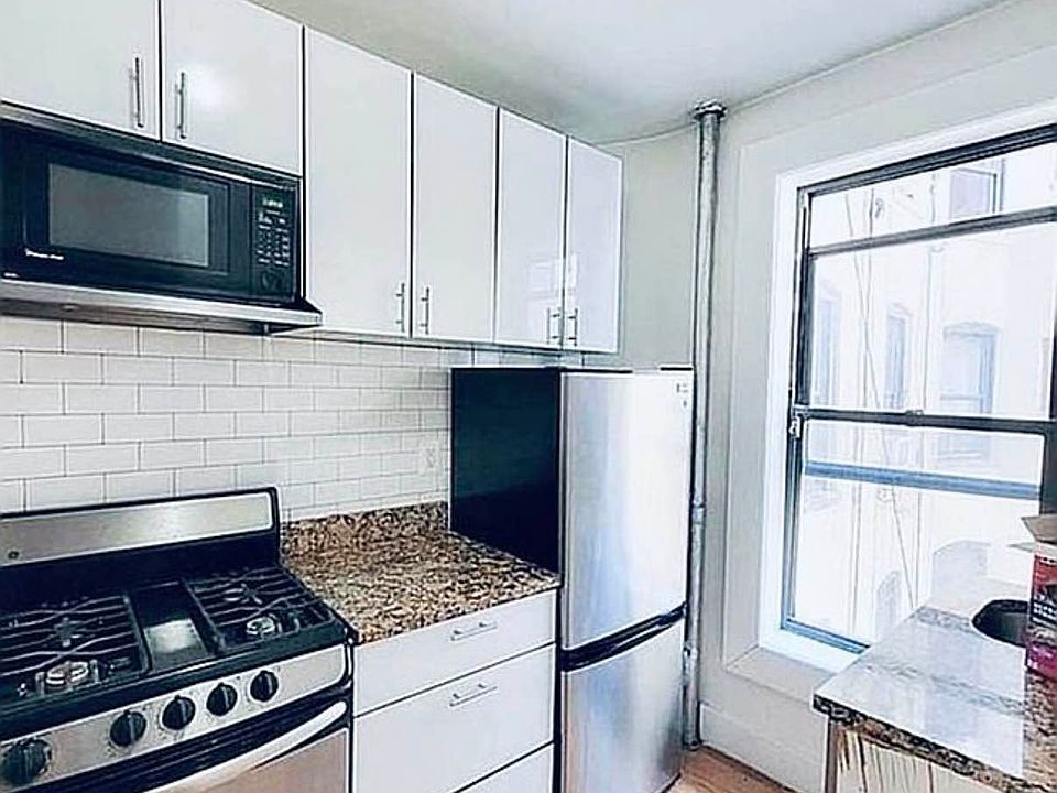 1st image of 319 E 108th St #4