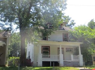 407 W 8th St, Davenport, IA 52803