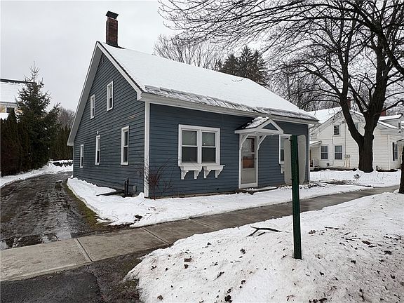 2nd image of 32 Elm St