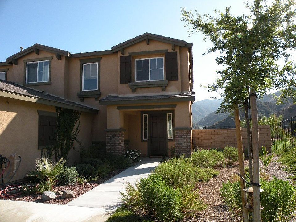 front view, 3 car garage