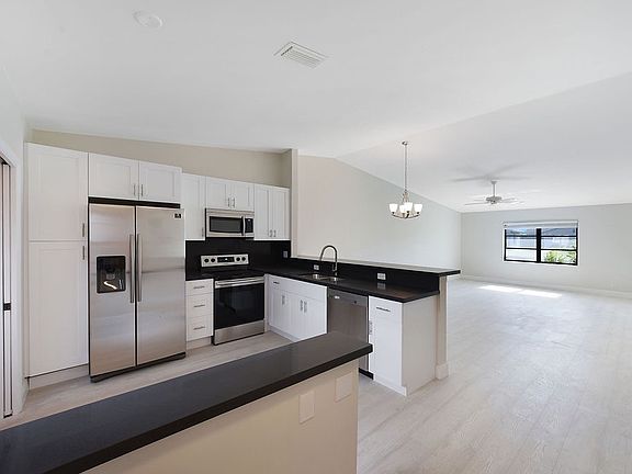 4th image of 6288 Kings Gate Cir #B