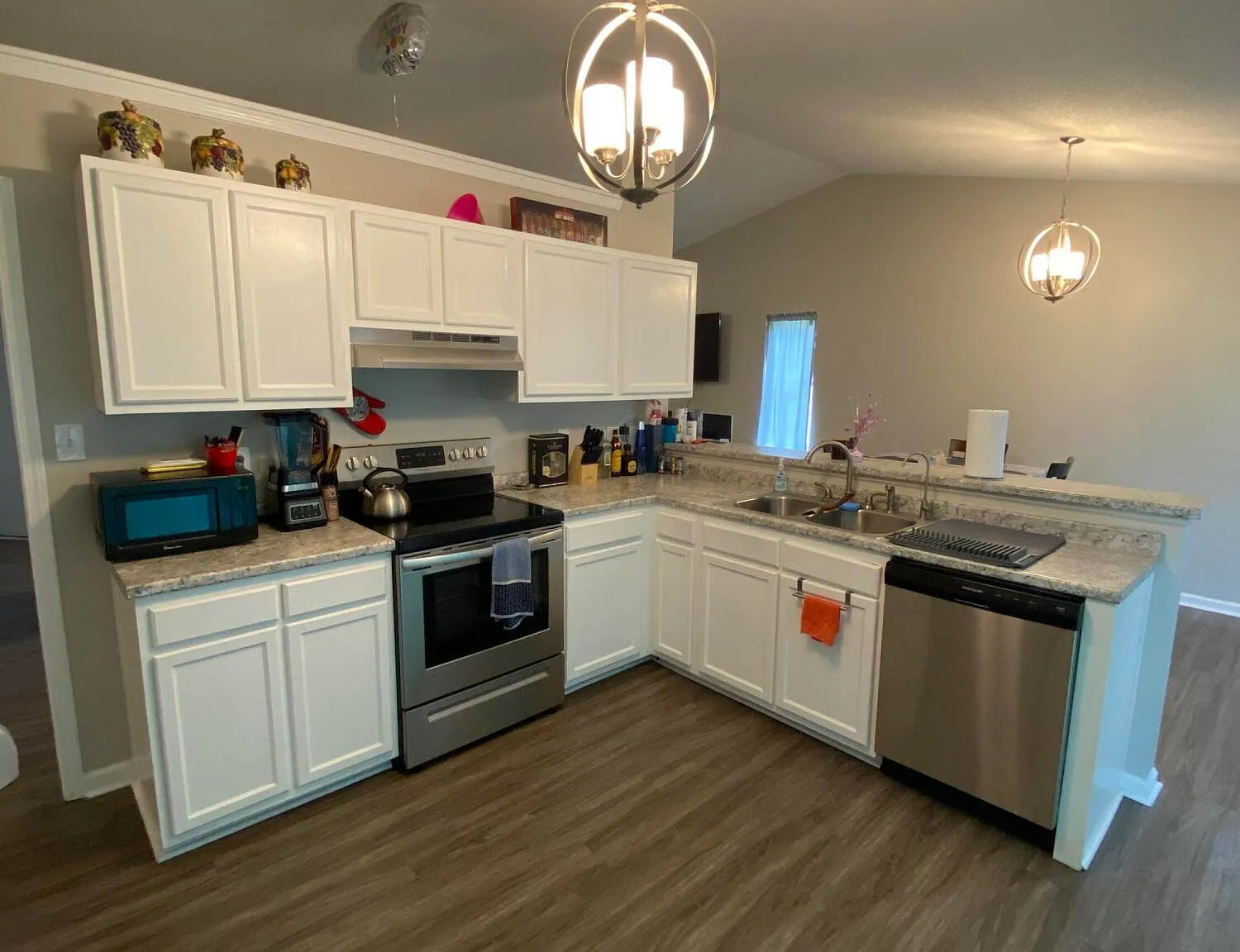 3 bed, 2.0 bath, $1,695 — Photo 4