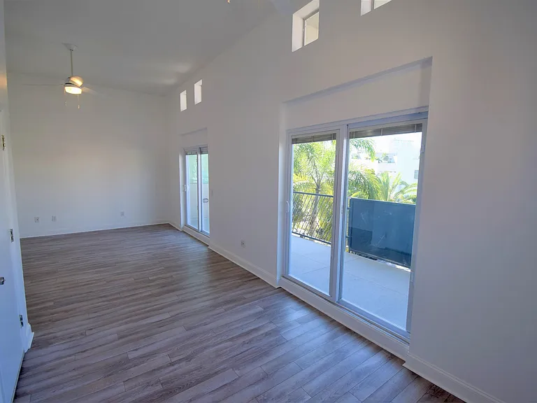 1520 Jackson St — Photo 22