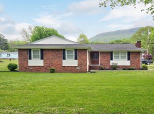 315 Woodmont Dr, Powells Crossroads, TN 37397