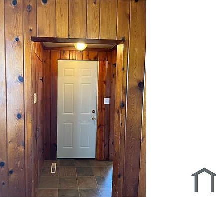 2nd image of 518 Sloan St