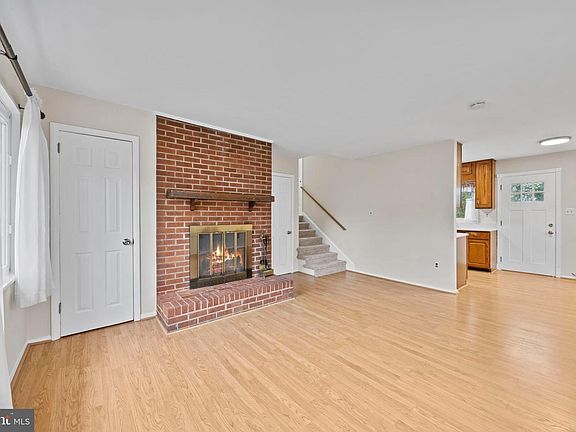 4th image of 1517 James St