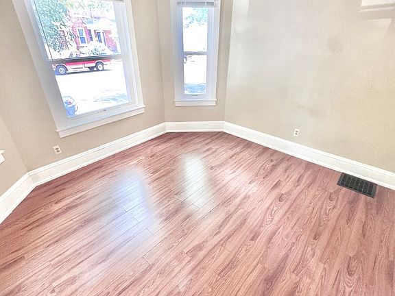 5th image of 229 E Union Blvd #1
