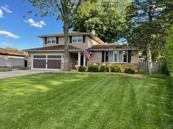 1820 Robin Dr, Munster, IN 46321