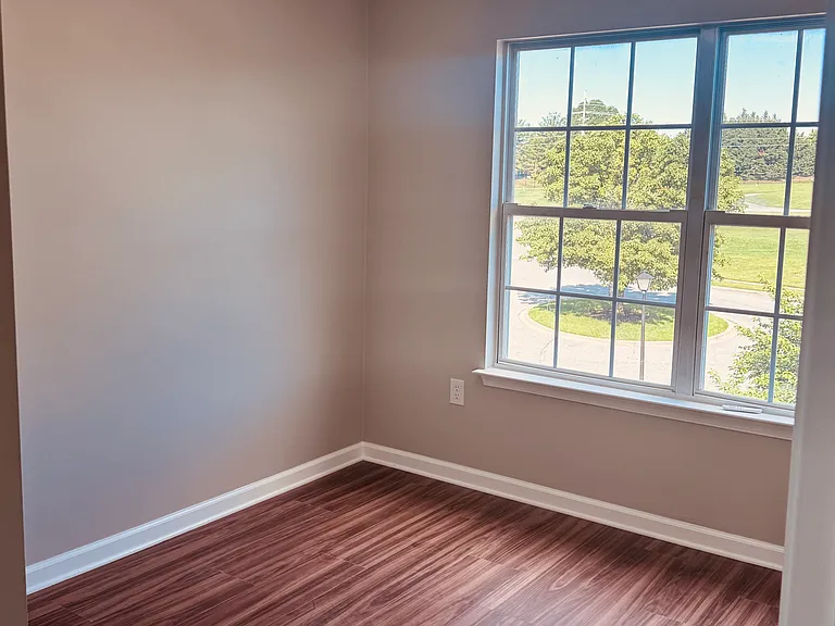 7115 Ladd Cir — Photo 11