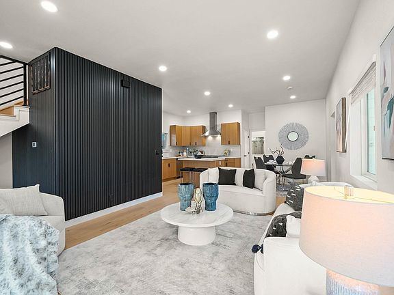 4th image of 1120 Evans Ave