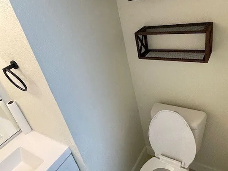 8401 Sewards Bluff Ave — Photo 12