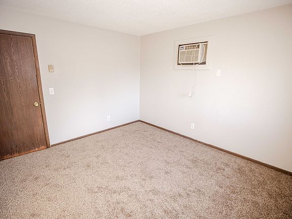 4th image of 6730 Hill Ave APT 105