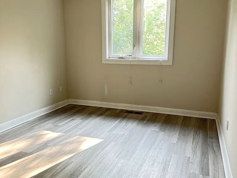 407 Woodbine Ave #2 — Photo 12