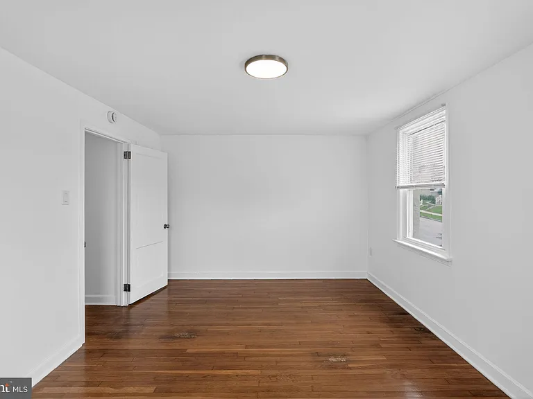 439 E 11th Ave — Photo 13