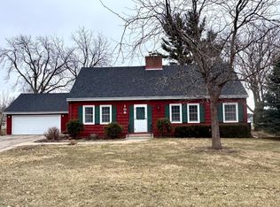 108 N Park Ln, Le Sueur, MN 56058