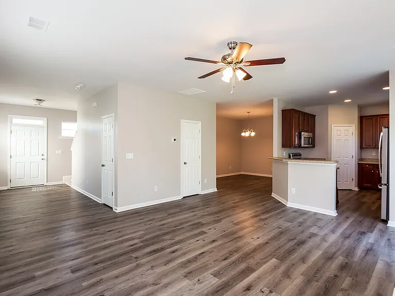 5104 Abercromby St — Photo 5