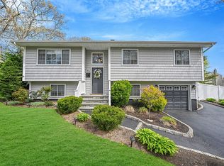 83 Lafayette Ave, Lake Grove, NY 11755