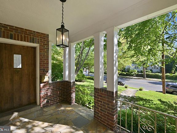 5th image of 6018 Utah Ave NW