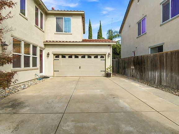 4th image of 2233 Olson Dr