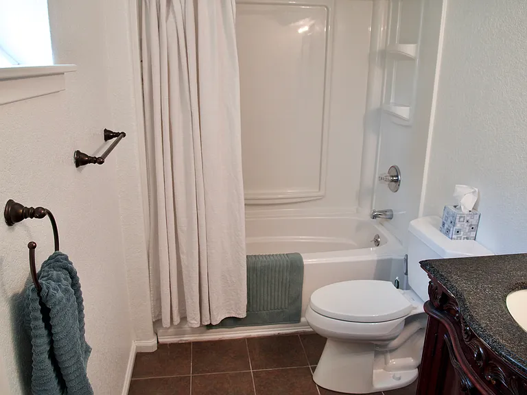 833 La Farge Ave #A — Photo 11